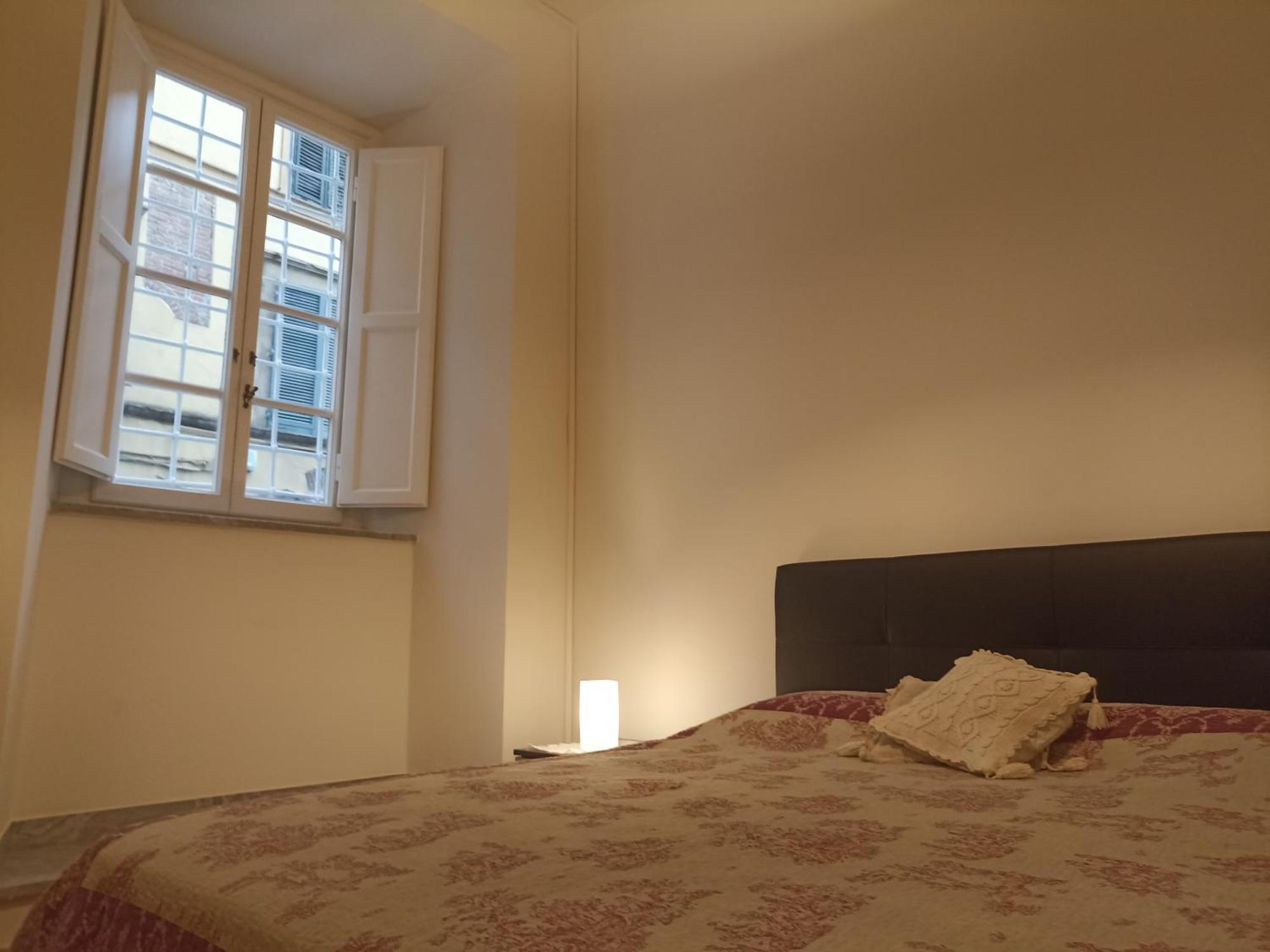 Gem In The City Center Of Lucca With Air Conditioning - Exclusive Ground Floor House Inside The Walls Close To Botanical Garden And Piazza San Martino Villa Eksteriør bilde